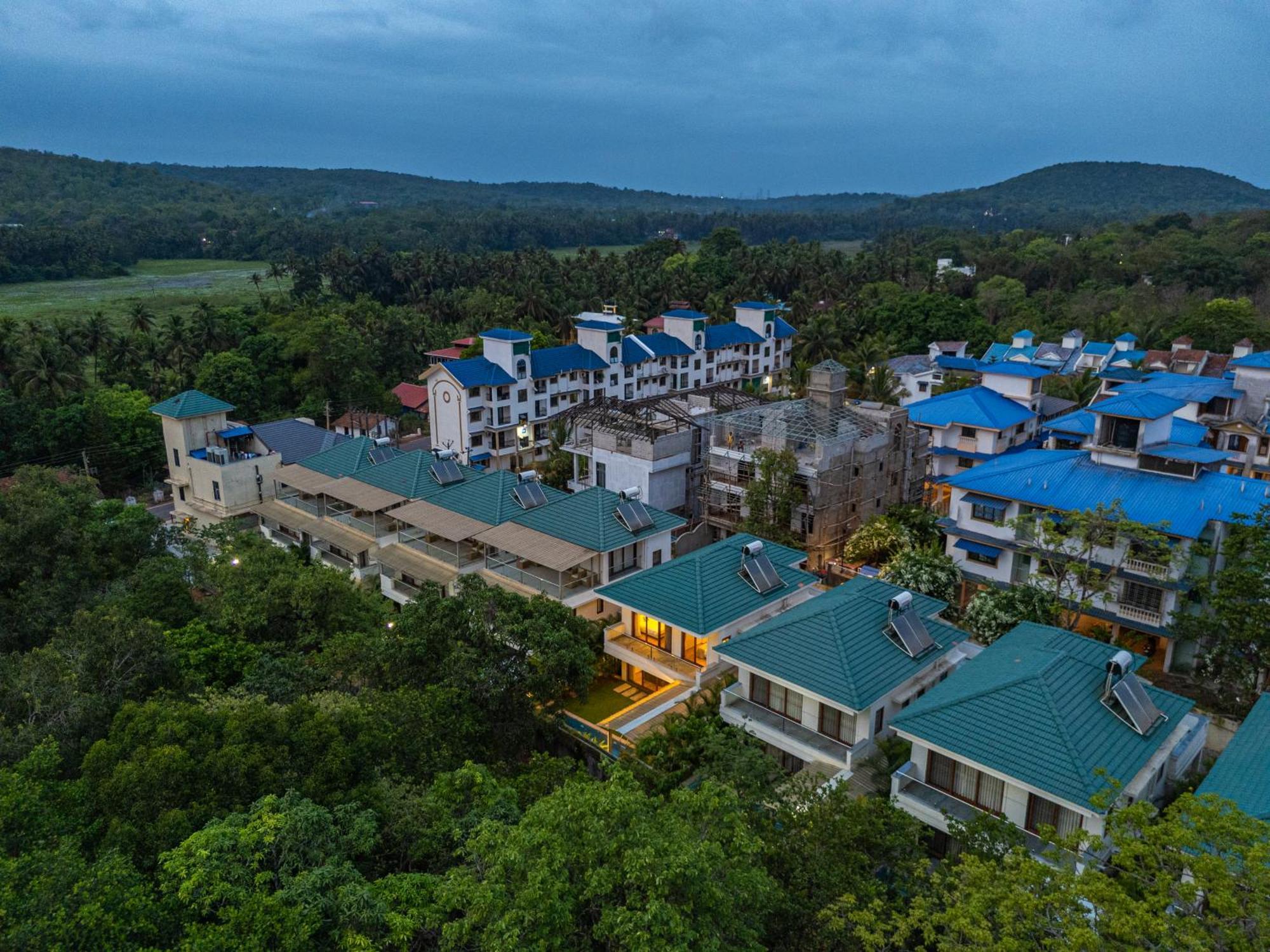 Elivaas 3 Bhk With Pvt Pool - Azalea Villa Siolim Buitenkant foto