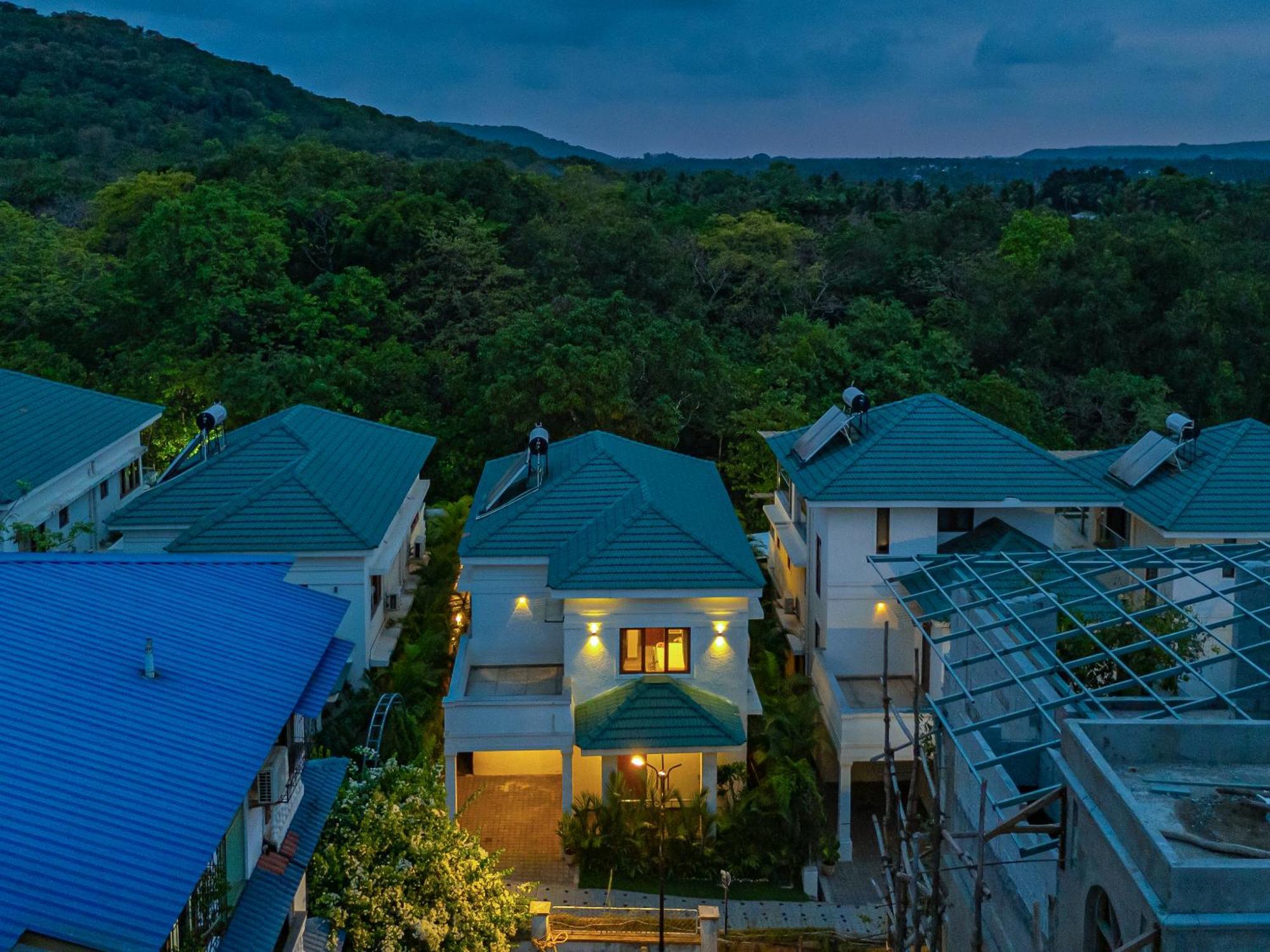 Elivaas 3 Bhk With Pvt Pool - Azalea Villa Siolim Buitenkant foto